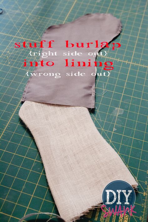 Christmas Stocking Ideas, Diy Christmas Stocking, Christmas Stockings Sewing, Cuffs Diy, Burlap Banners, Stocking Tutorial, Christmas Primitive Crafts, Cute Christmas Stockings, Burlap Christmas Stockings