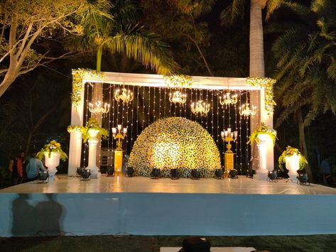 Simple Outdoor Reception Decor, Sangeeth Stage Decor Outdoor Simple, Simple Sangeet Decor, Reception Decorations Indian Stage, Wedding Reception Stage Decorations Backdrops, Sangeet Setup, Sangeet Ideas, Sangeet Stage, Outdoor Reception Decorations