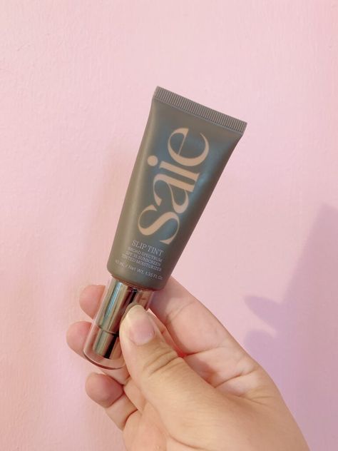 Saie is a cruelty-free and clean beauty brand. On this post I will be talking about their Slip Tint that contain an SPF 35 #cleanbeauty #beautyblogger #saie #crueltyfreebeauty Oily Forehead, Makeup Routines, Makeup List, Salt Air, If I Was A, Clean Makeup, Cruelty Free Makeup, Makeup Obsession, New Makeup