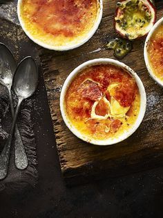 This tropical passion fruit and coconut twist on a classic crème brûlée is an easy but impressive dessert idea. Brulee Recipe, Creme Brulee Recipe, Tiramisu Dessert, Impressive Desserts, Trifle, Kefir, Sweets Desserts, Pavlova, Passion Fruit