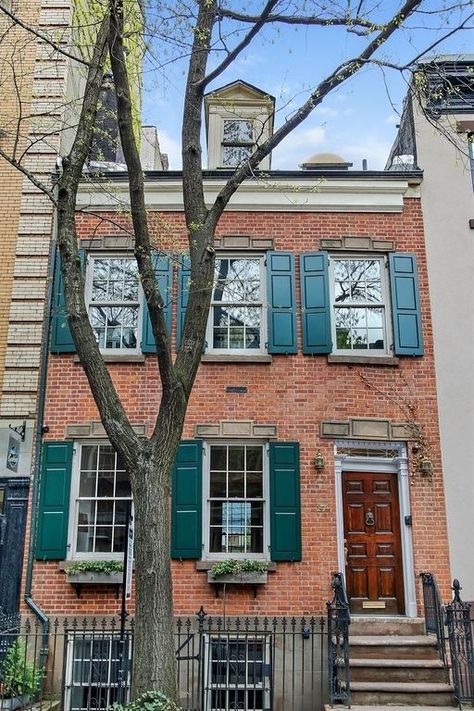 View 26 photos of this $5,495,000, 3 bed, 2.5 bath, 2200 sqft townhouse located at 17 Commerce St, New York, NY 10014 built in 1899. MLS # 3801716. West Village Townhouse, Aaron Burr, Brooklyn Brownstone, Washington Heights, Art Studio At Home, Front Door Colors, House Restaurant, Home Building Design, West Village