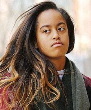 Obama Sisters, Best Ina Garten Recipes, Malia And Sasha, Sasha Obama, Malia Obama, Celebrity Bodies, First Daughter, Height And Weight, Kanye West