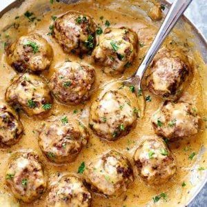 Best Swedish Meatball Recipe, Best Swedish Meatballs, Turkey Gravy From Drippings, Seasoned Green Beans, Swedish Meatballs, Minced Meat, Meatball Recipes, Food Trucks, Clean Eating Snacks