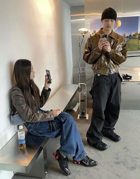 Streetwear Fashion Couple, Types Of Boots, Couple Streetwear, Outfit Couple, Sandals Design, Japan Outfits, Woman Sandals, Couple Fits, Shoes 2023