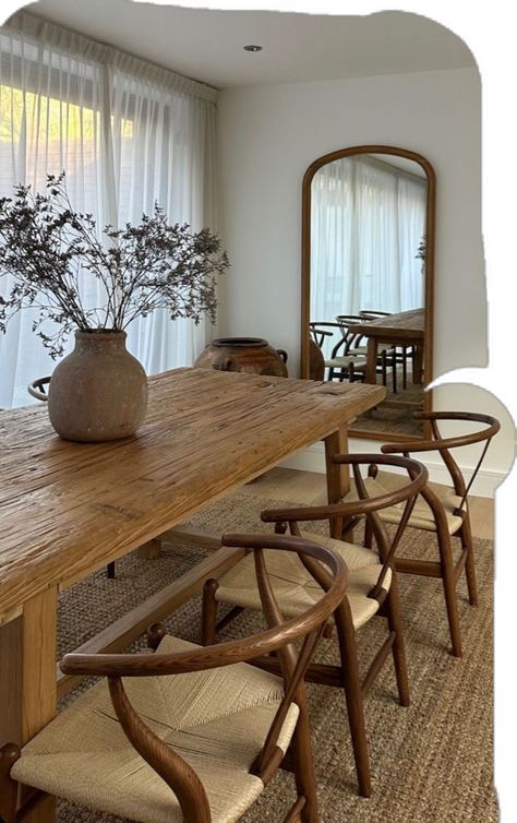 Light Wood Floor Dining Room, Small Narrow Dining Room Ideas, Neutral Kitchen Decor, Small Dining Space, Home Styling Ideas, Nordic Dining Room, Small Apartment Balcony Ideas, Lounge Room Styling, Tuscan Style Homes