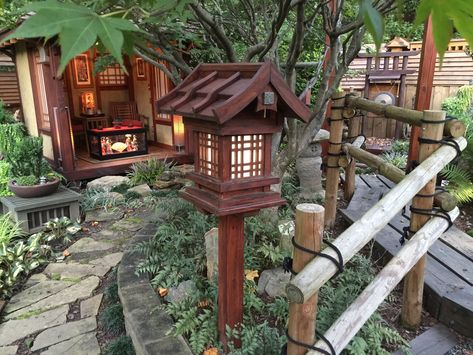 Japanese Garden Lantern | Ken | Flickr Japanese Porch, Japanese Garden Lanterns, Gazebo Decorations, Japanese Style Garden, Garden Lantern, Japanese Shrine, American Garden, Rooftop Design, Bird Baths