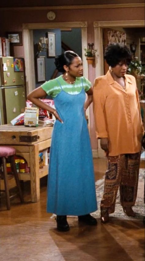 Family Matters. I dont own the rights to this. I just adding her putfits from every episode. Atleast the ones i liked 😂 Laura From Family Matters Outfits, Laura Family Matters Outfits, Family Matters Outfits, Laura Winslow Outfits, Cool Aunt Aesthetic, Laura Winslow, Modest Chic, House Clothes, Crochet Maxi Dress