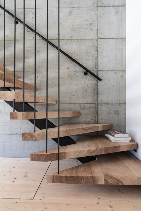 U Shaped Staircase Design, Metal Stairs Design, Interior Stairs Ideas, Modern House Stairs, Modern Stairs Design Ideas, Suspended Stairs, Modern Steps, Stairs Metal, Stairs Home