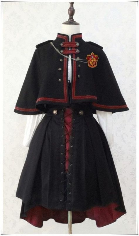 Griffindor Outfits Uniform, Griffindor Outfits, Wizard Outfit, Gryffindor Uniform, Gryffindor Outfit, Hogwarts Uniform, Stile Harry Potter, Hogwarts Outfits, Harry Potter Style