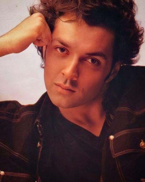 Boby Deol Photo, Bobby Deol 90s, Bobby Deol, Bollywood Aesthetic, Indian Actors, Aamir Khan, Indian Jewellery Design Earrings, Indian Jewellery Design, Jewelry Design Earrings