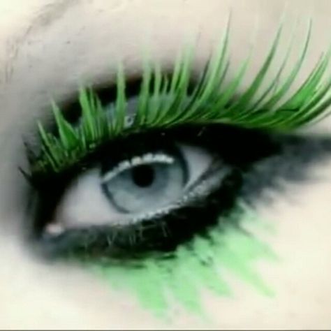 #fighter #music #bigger Fighter Christina Aguilera, Green Eyed Monster, Butterfly Eyes, Pop Princess, Makeup Style, Fantasy Makeup, Christina Aguilera, Eye Drawing, Music Is