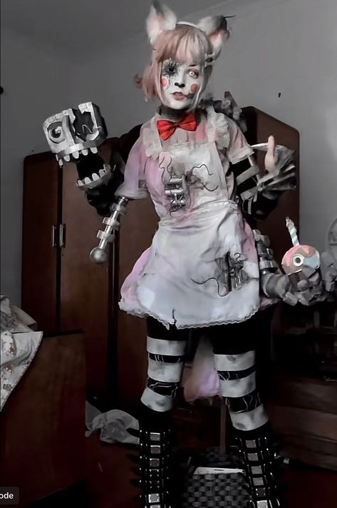 Mangle Fnaf Cosplay, Mangle Costume, Mangle Cosplay, Fnaf Cosplays, Cosplay Fnaf, Mangle Fnaf, Cosplay Makeup Tutorial, Cosplay Idea, Fnaf Cosplay