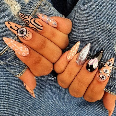 Third Eye Nails, Easter Nails Short, Cute Easter Nails, Beach Nails Art, Tomorrowland Outfit, Mix Match Nails, Abstract Tattoo Ideas, Evil Eye Nails, Fancy Nail Art