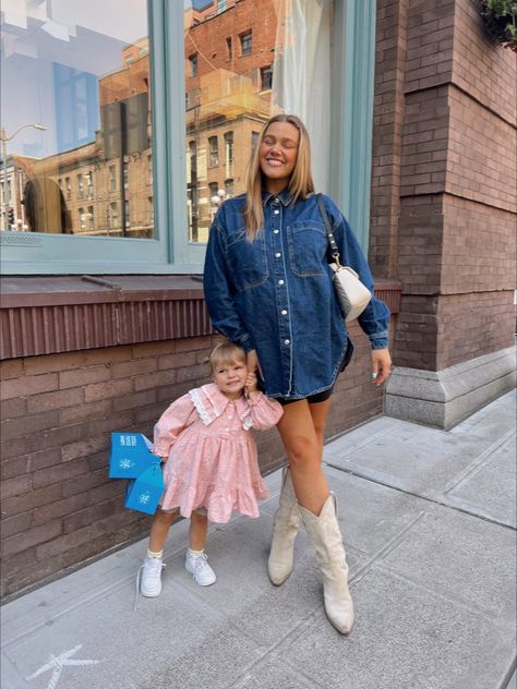 Mom & Daughter style / western style / summer style / pregnancy style / bre sheppard Cowgirl Outfits Pregnant, Pregnancy Western Outfit, Bre Sheppard Pregnant, Pregnant Cowgirl Outfits, Pregnant Western Outfits, Western Pregnancy Outfits, Western Maternity Outfits, Western Chic Outfits, Bump Outfits