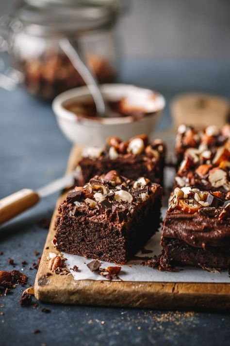 Brownie Pictures, Brownie Aesthetics, Tahini Brownies, Food Photography Cake, Aesthetic Baking, Brownie Packaging, Aesthetics Girl, Food Photography Dessert, Food Photography Composition