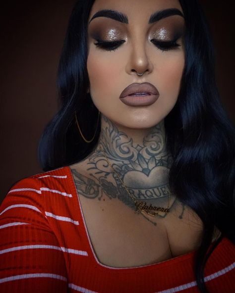 Close Eyes Photography, Contour On Nose, Sarah Cabrera, Camera Editing, Chicana Style, Smokey Eyeshadow, Best Eyeshadow, Evening Makeup, Green Eyeshadow