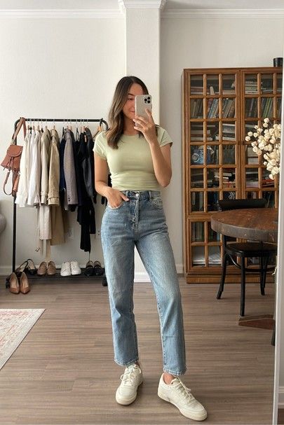 Basic Ootd Ideas, Cute Fits For College, Casual Outfits Short Sleeve, Cute Shirt And Jeans Outfit, Regular Outfits Casual Womens Fashion, Simple Basics Outfit, Tee Shirt And Jeans Outfit Casual, Informal Outfits Woman, Casual Outfits For College Summer