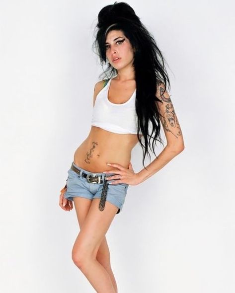 Amy Wine, Amy Winehouse Style, Amy W, Amazing Amy, Rhythm And Blues, Princesa Diana, Amy Winehouse, Female Singers, Back To Black