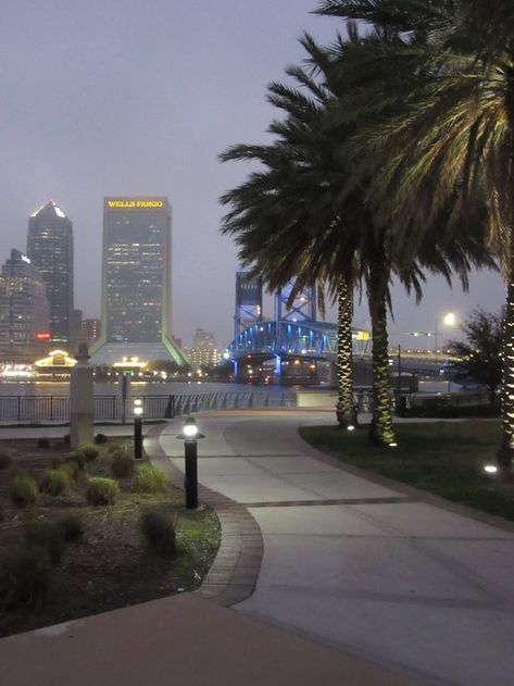 Friendship Fountain (Jacksonville) - 2019 All You Need to Know Before You Go (with Photos) - Jacksonville, FL | TripAdvisor Riverside Jacksonville Fl, Jacksonville Florida Downtown, Jacksonville Aesthetic, Jacksonville Florida Aesthetic, Downtown Jacksonville Florida, America Trip, Big Pools, Florida Trip, Jacksonville Beach