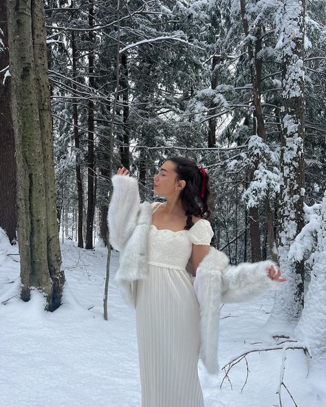 searching for narnia ❄️🏹 Narnia Inspired Outfits Casual, Narnia Aesthetic Outfit, Narnia Inspired Outfits, Boho Country Outfits, Narnia Aesthetic, Aesthetic Outfit, Inspired Outfits, Country Outfits, Outfits Casual