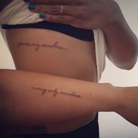 Mum And Daughter Tattoo, Mutterschaft Tattoos, Mommy Daughter Tattoos, Mum Tattoo, Maching Tattoos, Sunshine Tattoo, Sentimental Quotes, Mom Daughter Tattoos, Basic Tattoos