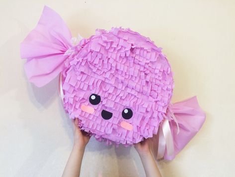 Easy Piñata Ideas, Cute Pinatas, Squishmallow Pinata, Diy Piñata Ideas, Pinata Ideas For Kids, Simple Pinata, Piniata Ideas, Candy Pinata, Pinatas Ideas