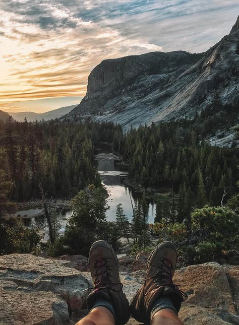 Hiking Bagpack, Healthy Lifestyle Vision Board, Lifestyle Vision Board, Yosemite Hiking, Outdoorsy Aesthetic, Hiker Girl, Blonde Abroad, California Coast Road Trip, Nomad Travel