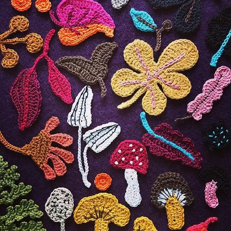 Nature Crochet, Crochet Objects, Crochet Mushrooms, Mushrooms Nature, Crochet Appliqué, Crochet Artist, Crochet Garden, Crochet Appliques, Granny Square Crochet Patterns Free