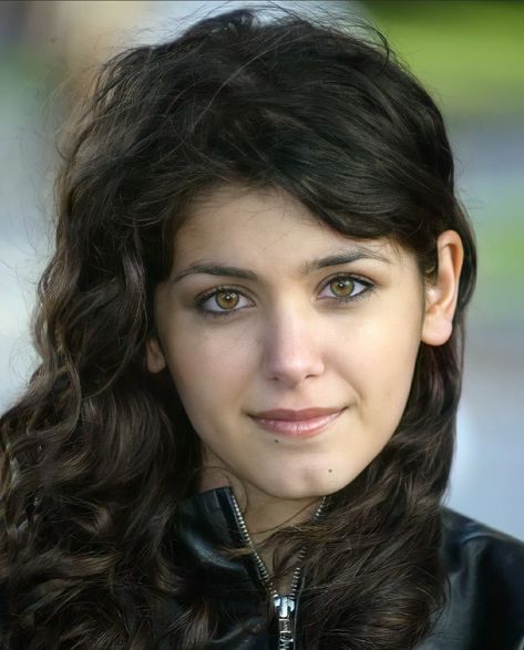 Katie Bell, Katie Melua, Female Actors, Art Base, Brunettes, Singers, Tights, Actors, Quick Saves