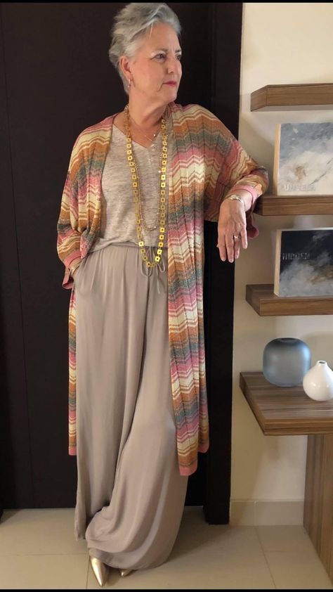 Grandma Fashion Older Women, Grandma Outfit Older Women Casual, Boho Grandma, Boho Style For Women Over 60, Plus Size Grandma Fashion, Outfits For Older Women Over 60, Boho Clothes For Older Women, Boho Fashion Over 50, Advanced Style Boho