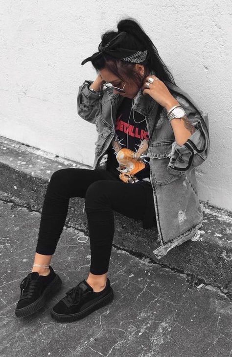 Cute Hipster Outfits, Grunge Looks, Grey Denim Jacket, Look Grunge, Outfits Edgy, Fashion Grunge, Pastel Outfit, Hipster Outfits, Grunge Look