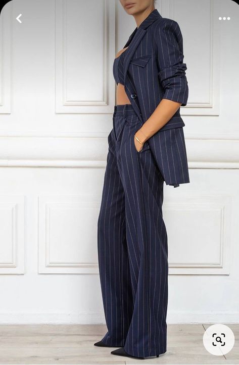 Oversized Pinstripe Blazer Outfit, Pinstripe Blazer Outfit, Pinstripe Pants Outfit, Thrift Bundle, Stripped Outfit, Oversized Blazer Dress, Clothing Illustration, Oversize Blazer, Outfit Oversize