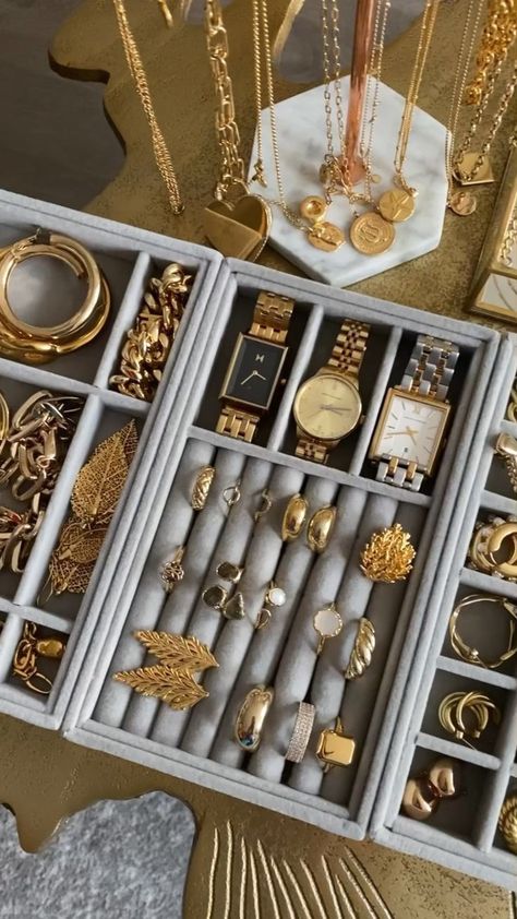 Big Jewelry Organizer, Jewelers Organization, Jewellery Storage Aesthetic, Jewlwey Organizer, Jewlerie Organization, Jewelry Collection Aesthetic, Jewellery Box Aesthetic, Jewelry Organizer Aesthetic, Organising Jewellery