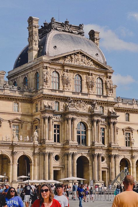 Paris / Louvre Museum / Architecture aesthetic / wallpaper Louvre Museum Architecture, Paris Louvre Museum, Paris Louvre, Architecture Aesthetic, Museum Architecture, Louvre Paris, Louvre Museum, Aesthetic Wallpaper, Aesthetic Wallpapers