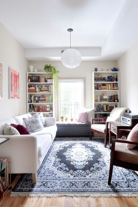 Not earth-shattering, but decent use of space--of note are bookshelves flanking the windows, bench under the window, and lack of coffee table with no obvious drawback (also/related--the use of side-table for audio equipment). Narrow Living Room, Apartment Goals, First Apartment Decorating, College Apartment Decor, Funky Decor, Apartment Life, Small Places, First Apartment, Open Window