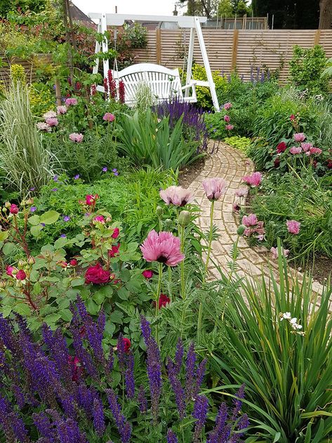 Medium Sized Gardens | Fenton Roberts Garden Design | England Green Roof Planting, Roof Plants, Flower Garden Plans, Trellis Fence, Arbors Trellis, Metal Trellis, Pergola Garden, Water Gardens, Garden Plans