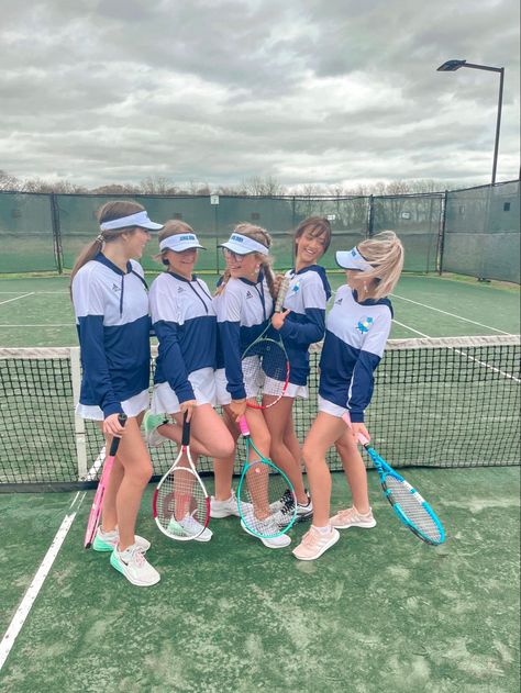 Tennis Uniforms High School, Tennis Team Outfits, Tennis Motivation, Sports Aesthetics, Tennis Fits, Tennis Uniforms, Tennis Lifestyle, Tennis Camp, College Tennis