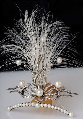 a gorgeous Spanish diamond and pearl aigrette with no fewer than twenty-seven pearls of varying sizes Shell Crowns, Edwardian Hairstyles, Antique Hair Combs, Belle Epoch, Pearl Hair Comb, Crown Crafts, Mermaid Crown, Pearl Tiara, Vintage Hair Combs