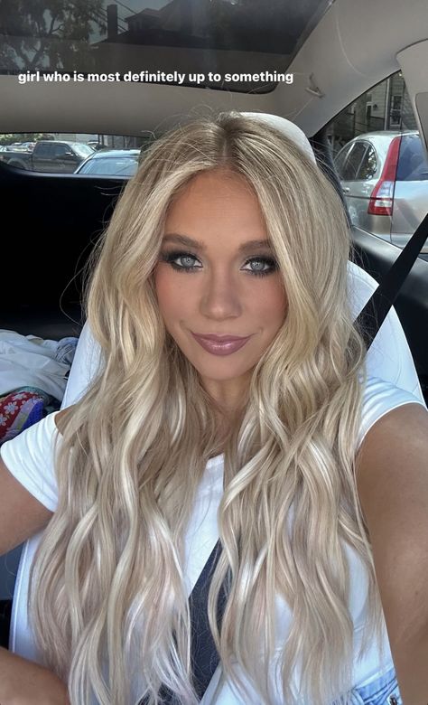 Witney Carson Hair, Megan Moroney Makeup, Megan Moroney Hair, Blonde Inspiration, Beach Blonde Hair, Megan Moroney, Skincare Favorites, Blonde Style, Witney Carson