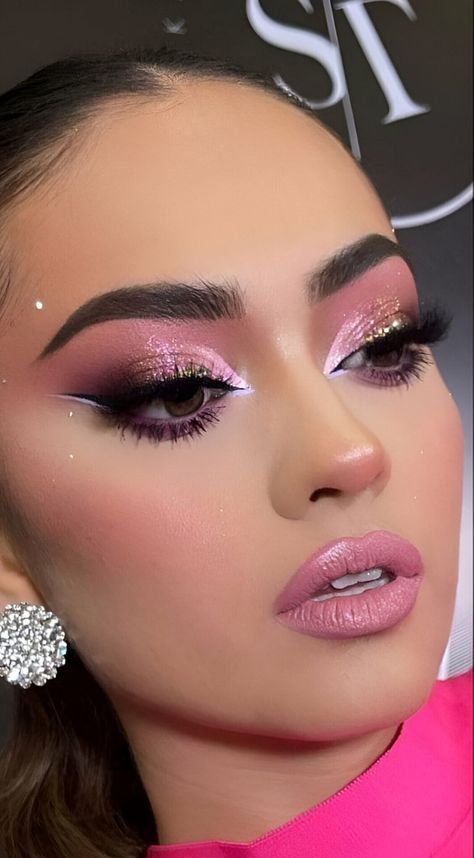 Glittery Pink Makeup Looks, Pink And Gold Eyeshadow Looks, Makeup Looks Pink Eyeshadow, Hot Pink Eye Makeup, Pink Eyeshadow Looks, Silver Glitter Eye Makeup, Gold Eyeshadow Looks, Pink Glitter Makeup, Pink Eyeshadow Look