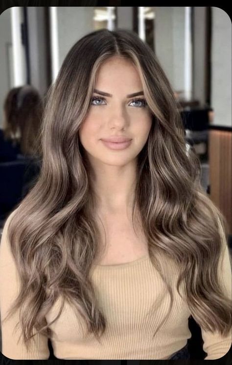 Rich aesthetic Old Money Balayage, Old Money Brunette Hair 2024, Old Money Fashion Aesthetic, Waves With Curtain Bangs, Old Money Brown, Old Money Hair, Highlights And Balayage, California Brunette, Old Money Brunette