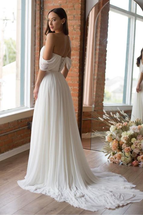 Wtoo by Watters - Ryder | Bridal Extraordinaire Ryder Wedding Dress, Pleated Wedding Dresses, Watters Bridal, Cheap Gowns, Beach Bridal Gown, Beach Bridal, Wedding Dress Sizes, Wedding Dresses Romantic, Tulle Wedding Dress