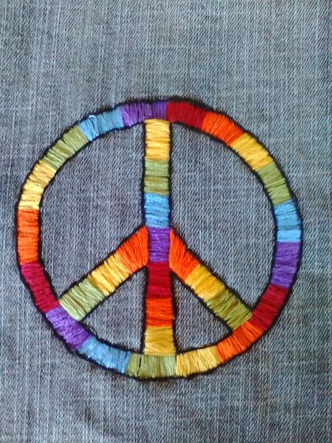 Hand embroidery. Embroidery Peace Sign, Peace Embroidery, Peace Sign Embroidery, Jean Ideas, Embroidery Mini, Clothes Embroidery Diy, Sewing Aprons, Embroidery On Clothes, Patchwork Jeans