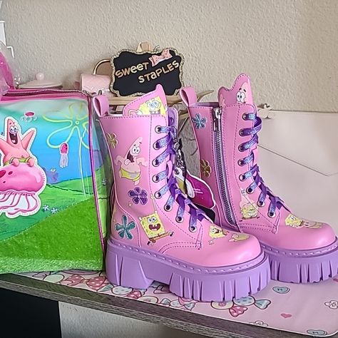 New Comes In Original Box With Extra Laces Size 5 In Women's. Super Rare Boots. Pink With Under The Sea Colors Dolls Kill X Spongebob Bikini Bottom Besties Combat Boots Cuz This Is Forever. These Boots Come In A Vegan Leather Construction, With Glitter Lace Details, Glitter Flower Appliques, Spongebob And Patrick Graphic Prints, Zipper Charms, Lug Soles, And Best Friends Printed At Back. Pink Synthetic Upper Rubber Sole 2.5" Heel 2" Platform Kitty Doggy Friendly Home Smoke Free Home Dolls Kill Spongebob, Spongebob And Patrick, Dolls Kill Shoes, Cute Shoes Heels, Funky Shoes, Pink Boots, Zipper Charms, Gorgeous Shoes, Baddie Outfits Casual