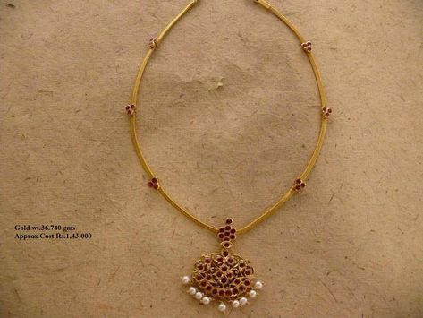 Kemp Gold Jewellery, Traditional Simple Necklace, Pathakkam Necklace, Small Gold Necklace, Antique Necklaces Design, Gold Earrings Models, Fancy Jewelry Necklace, Gold Jewelry Simple Necklace, Gold Necklace Indian Bridal Jewelry