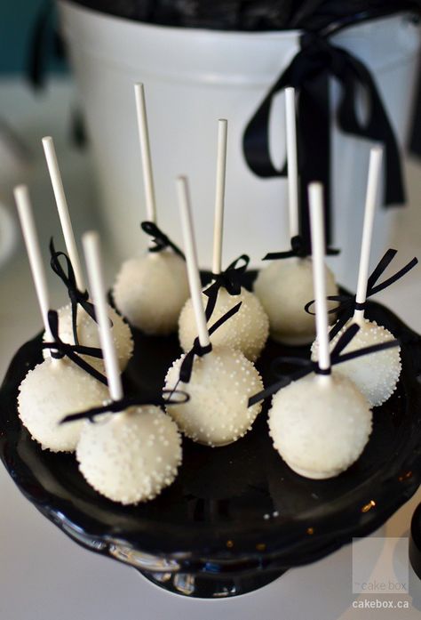 Black Tie Wedding Food, Black Themed Party Food, Black And White Cupcakes Wedding, Black Coquette Party Theme, Black Tie 18th Birthday Party, Cake Ideas Black And White, 21st Birthday Ideas Black And White, Black Bow Themed Birthday Party, Black And White 21st Birthday Party