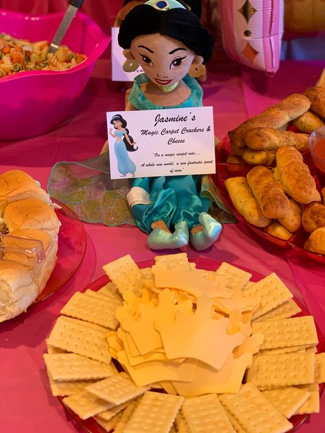 Disney princess party Disney Princess Party Ideas Food, Princess 3rd Birthday Party Food, Disney Prince And Princess Party, Princess Breakfast Party, Princess Veggie Tray Ideas, Disney Princess Birthday Food, Food For Princess Birthday Party, Princess Food Ideas For Kids, Disney Princess Themed Food