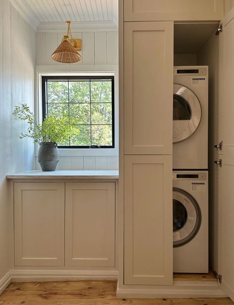 Laundry Off Kitchen, Shaker Laundry Room, Cottage Laundry Room Storage, Cottage Laundry Room Door, Old Style Laundry Room, Laundry Room Cottagecore, Cottage Laundry Room Ideas, Laundry Room Antique Cabinet, French Provincial Laundry