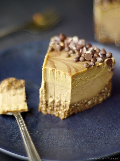 Espresso Salted Caramel Vegan Cheesecake #caramel #cake Raw Deserts, Vegan Pies, Cheesecake Caramel, Raw Vegan Cheesecake, Dairy Free Cheesecake, Raw Cheesecake, Raw Vegan Desserts, Gluten Free Cheesecake, Bread Homemade