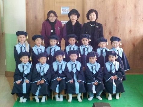 .Kindergarten Graduation~ South Korea 2013-2014. Elementary School Graduation, Korean Stuff, Kindergarten Graduation, Korean Wave, School Graduation, Beautiful Country, North Korea, Elementary School, Awe Inspiring